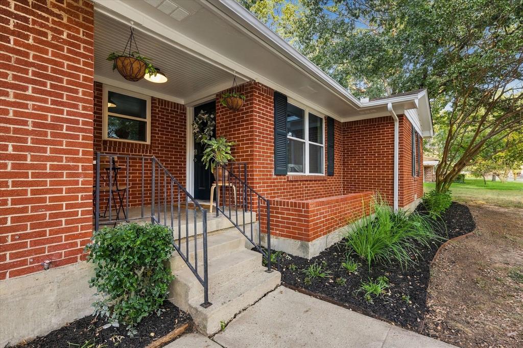 1912 Whippoorwill Lane