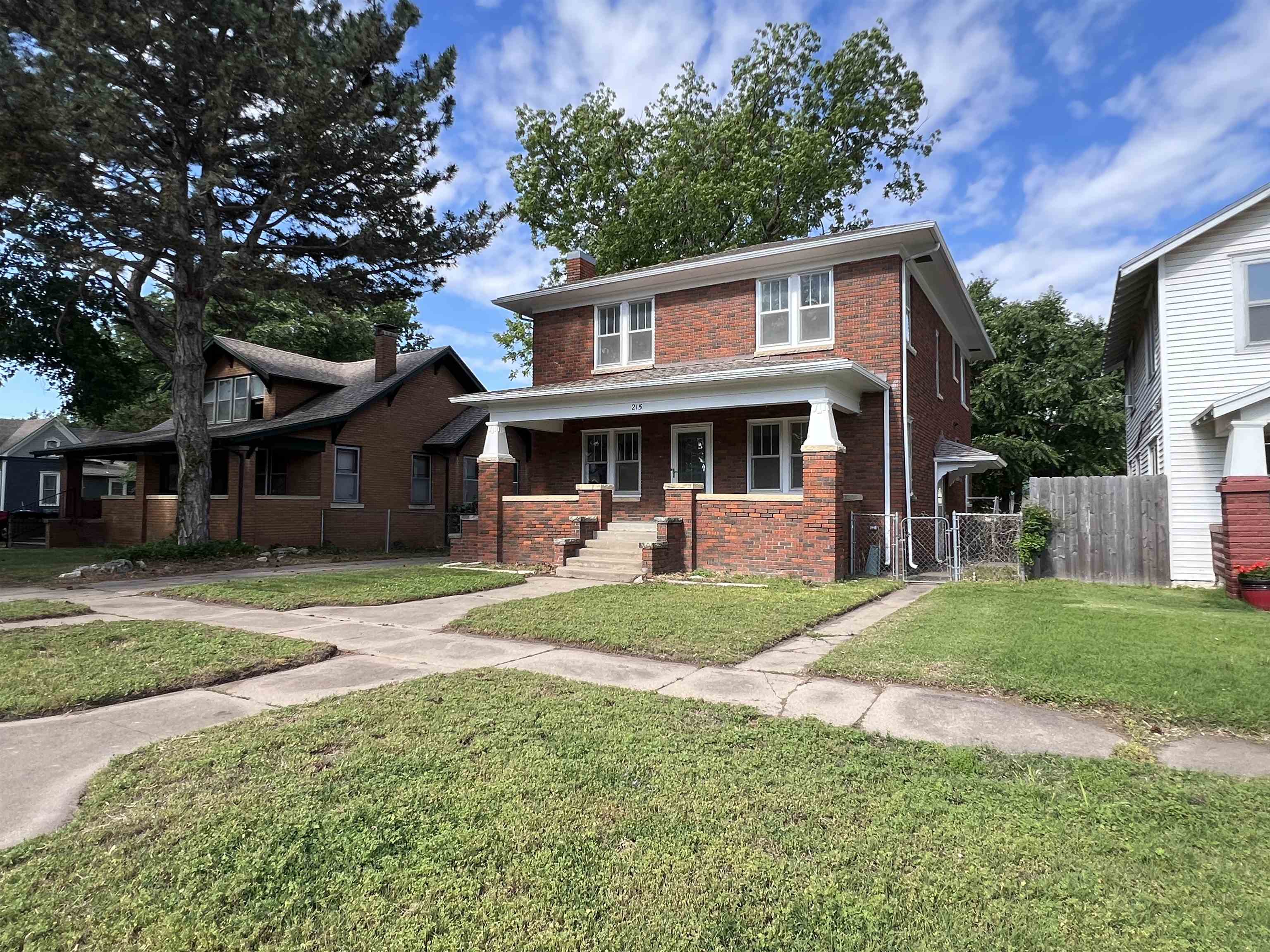 215 N 3rd