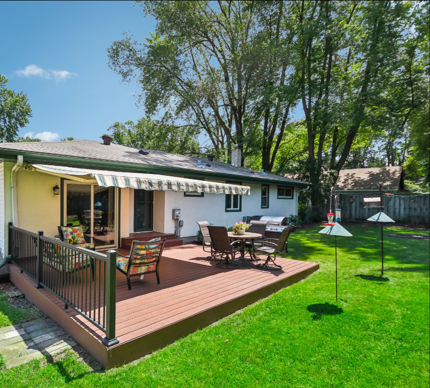 5445 Lakeview Avenue