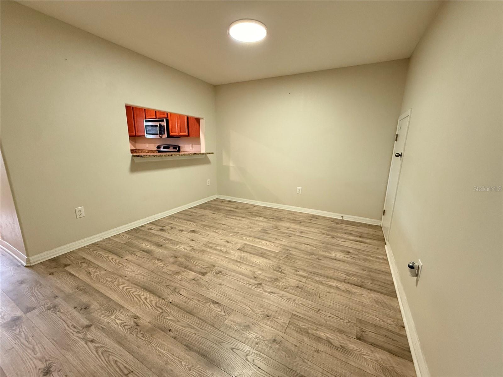 9854 Trumpet Vine Loop 9854