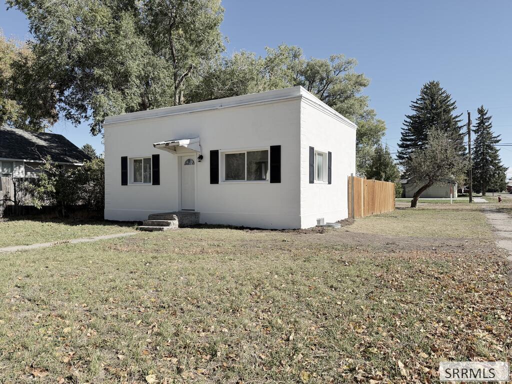 820 N Shilling Avenue