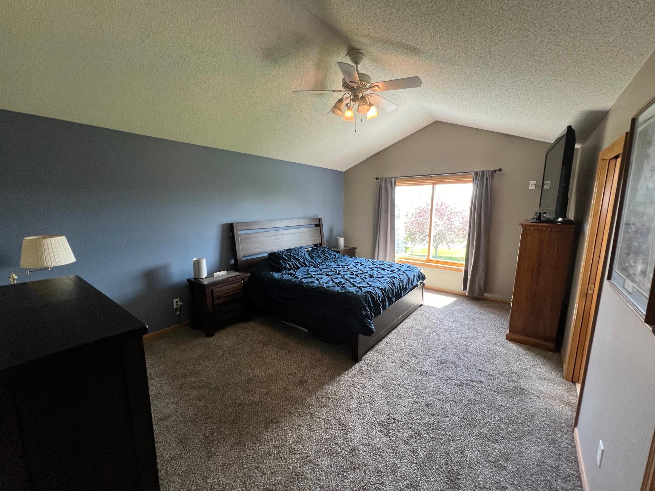 21060 Sunnyhill Lane