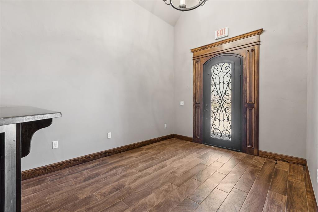A total of 46,000 cars pass through Covell and Kelly's intersection daily!  This stunning office space would make a great chiropractor or medical office. Beautiful finishes with four different offices, a conference room, a breakroom with a kitchenette, a receptionist area, and a restroom for a total of 1500 SF.  Plenty of storage as well as pull up parking. This space is located in Covell Village Professional Office Park, a high-end office park located at Covell and Kelly in Edmond. Close to Uptown Grocery, Pepperoni Grill, Prime TFCU Bank,Covell Post Office, Garage Burgers, Hunny Bunny Biscuit Company, Liv Medical Spa, Mitch Park. NNN Lease. $1350 Quarterly CAM. You couldn't dream up a better location!