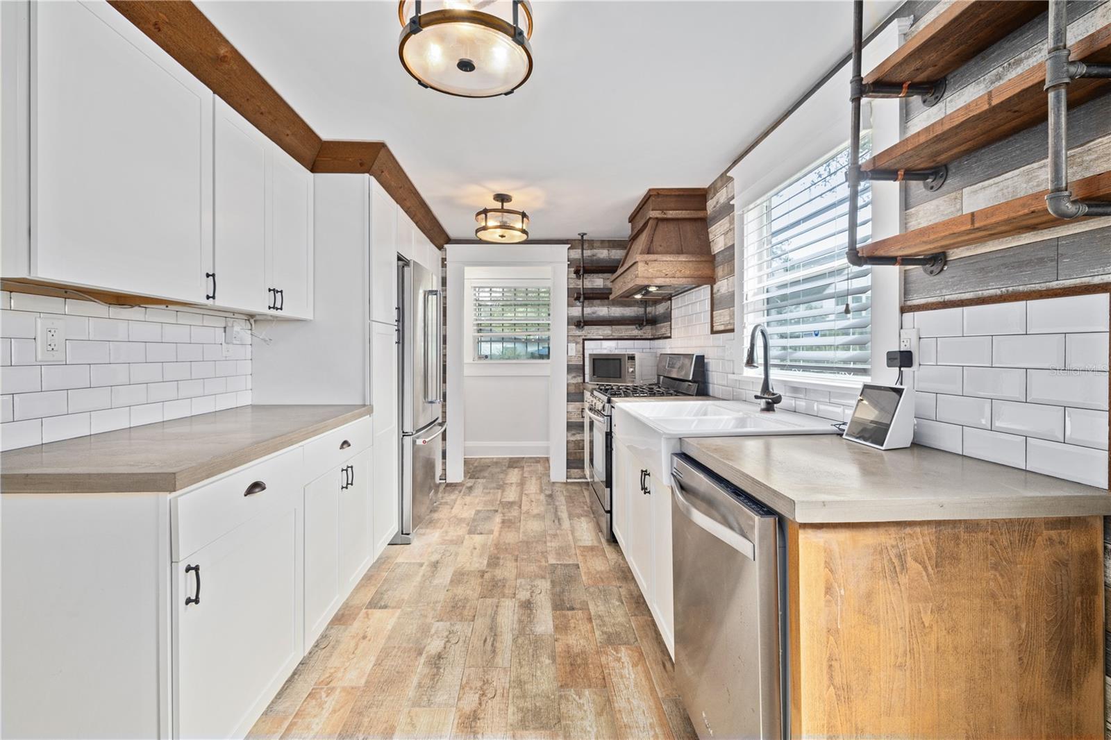 1206 E Louisiana Avenue