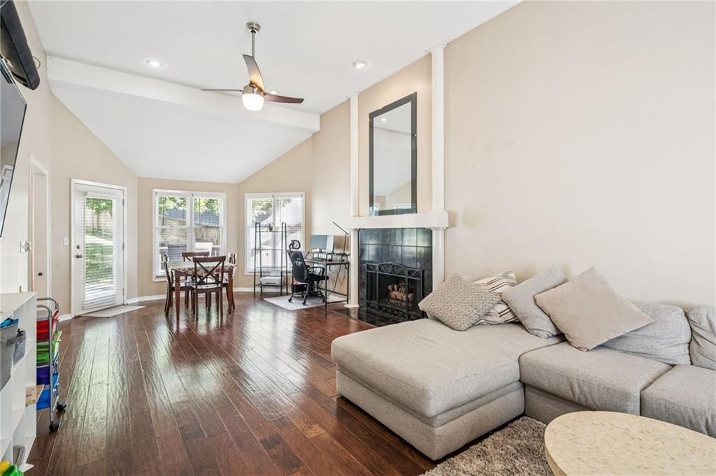 1507 Amesbury Avenue