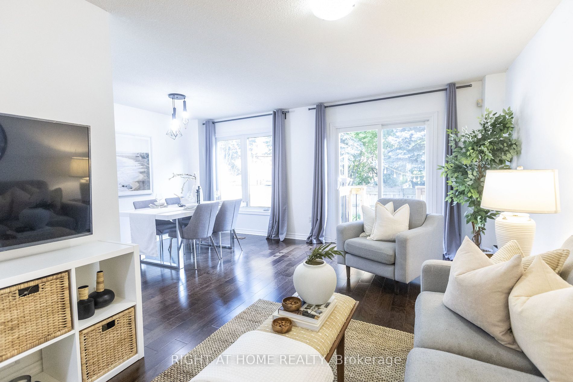 142 Maberley Cres
