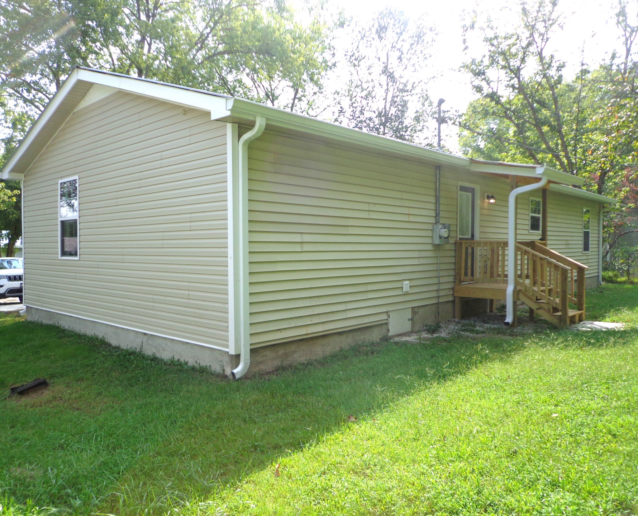 32 Circle Dr