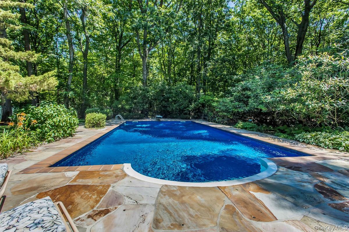 6 Cliffside Drive