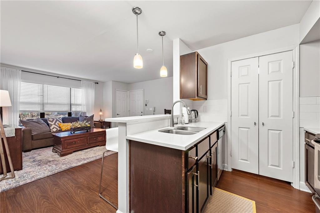 905 Washington Street 103