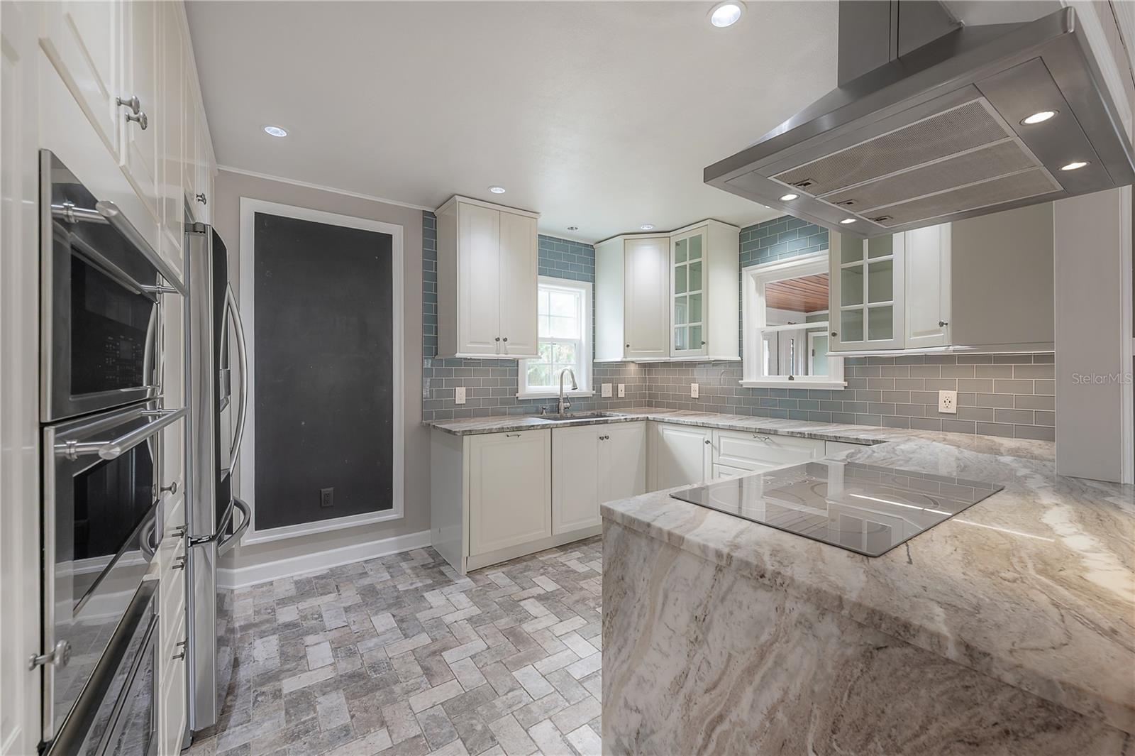 1303 E Clifton Street