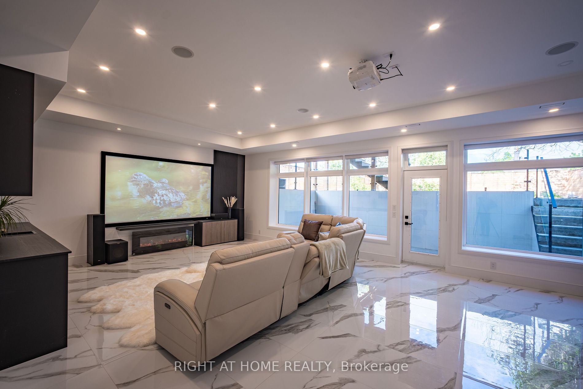23 Chartwell Rd