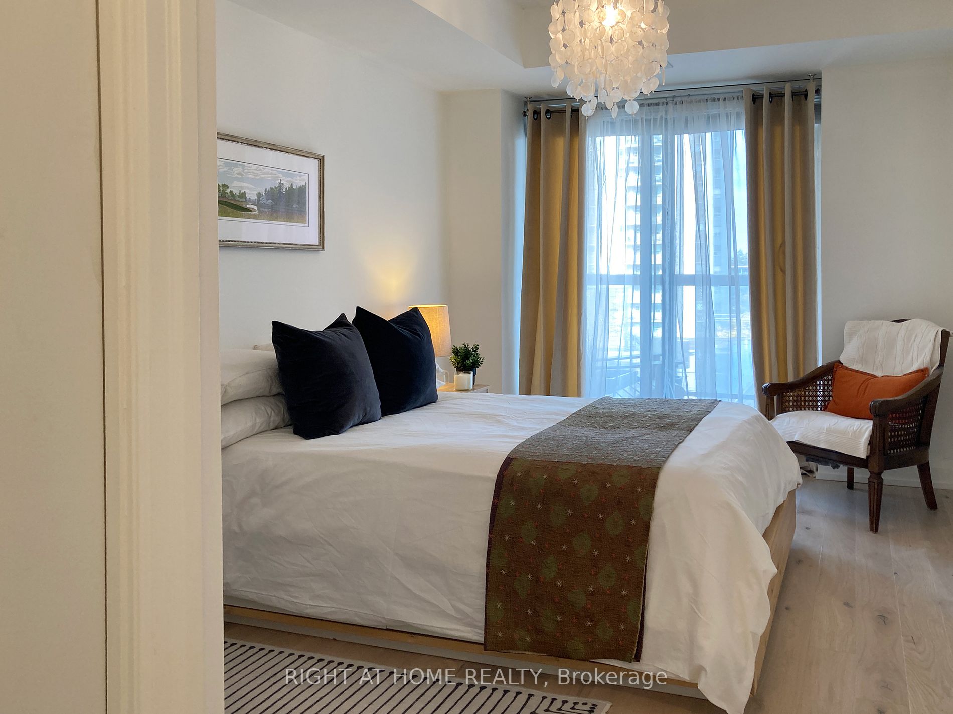 900 Mount Pleasant Rd 704