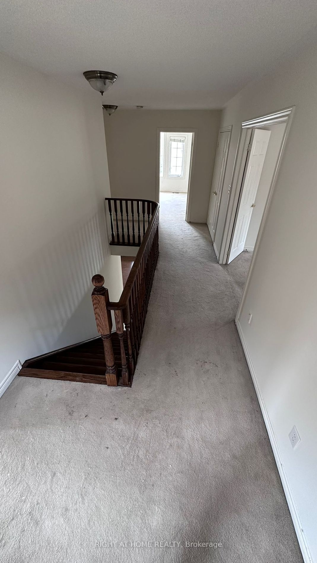 3185 Larry Cres