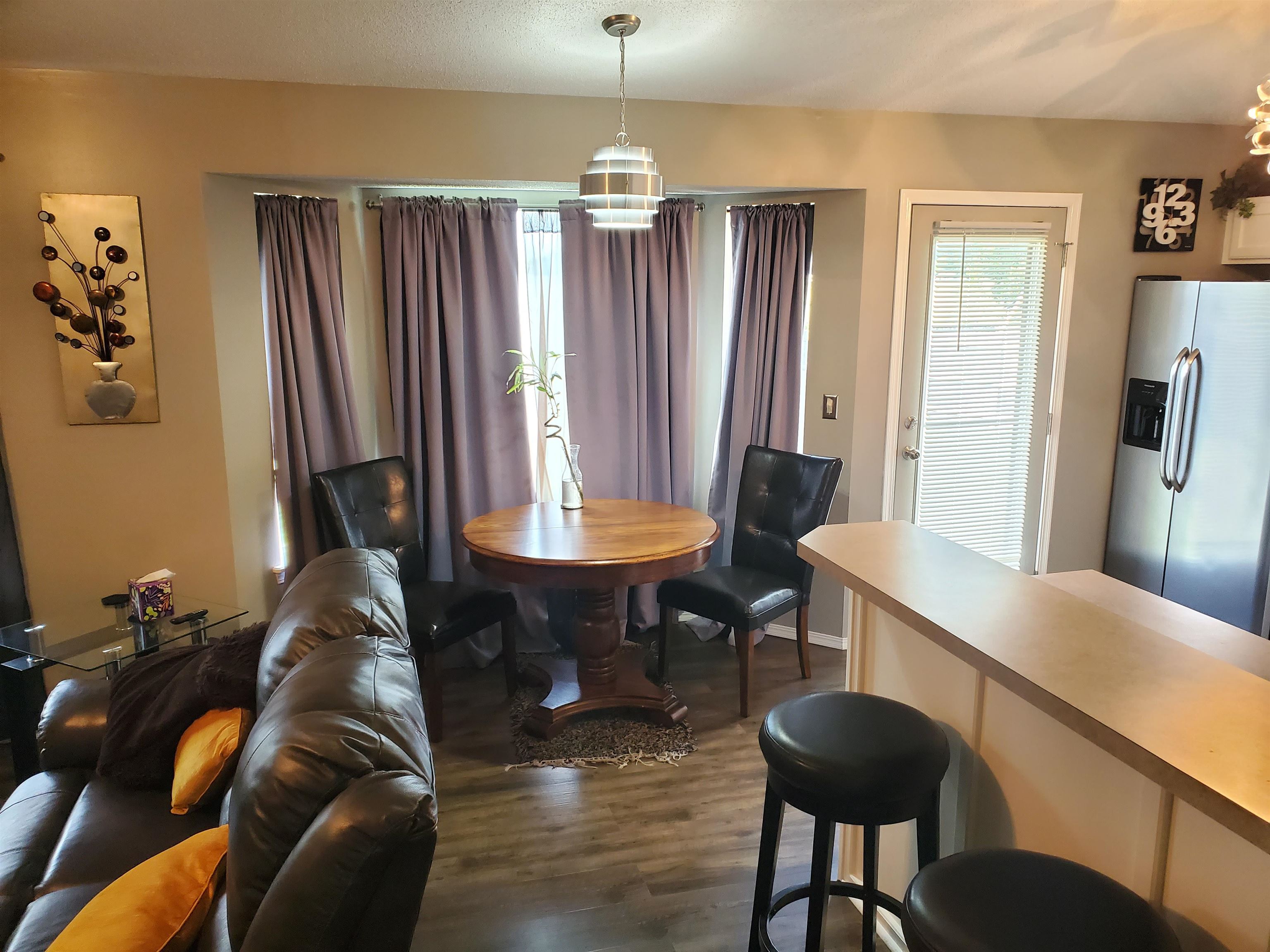 1435 E Berlin