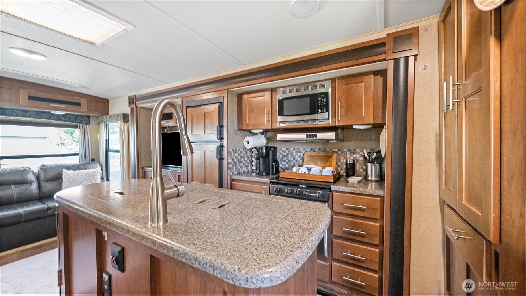 8110 Desert Greens Loop SE