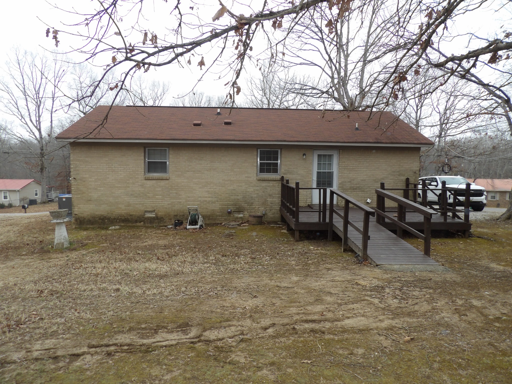 121 Eze Ave