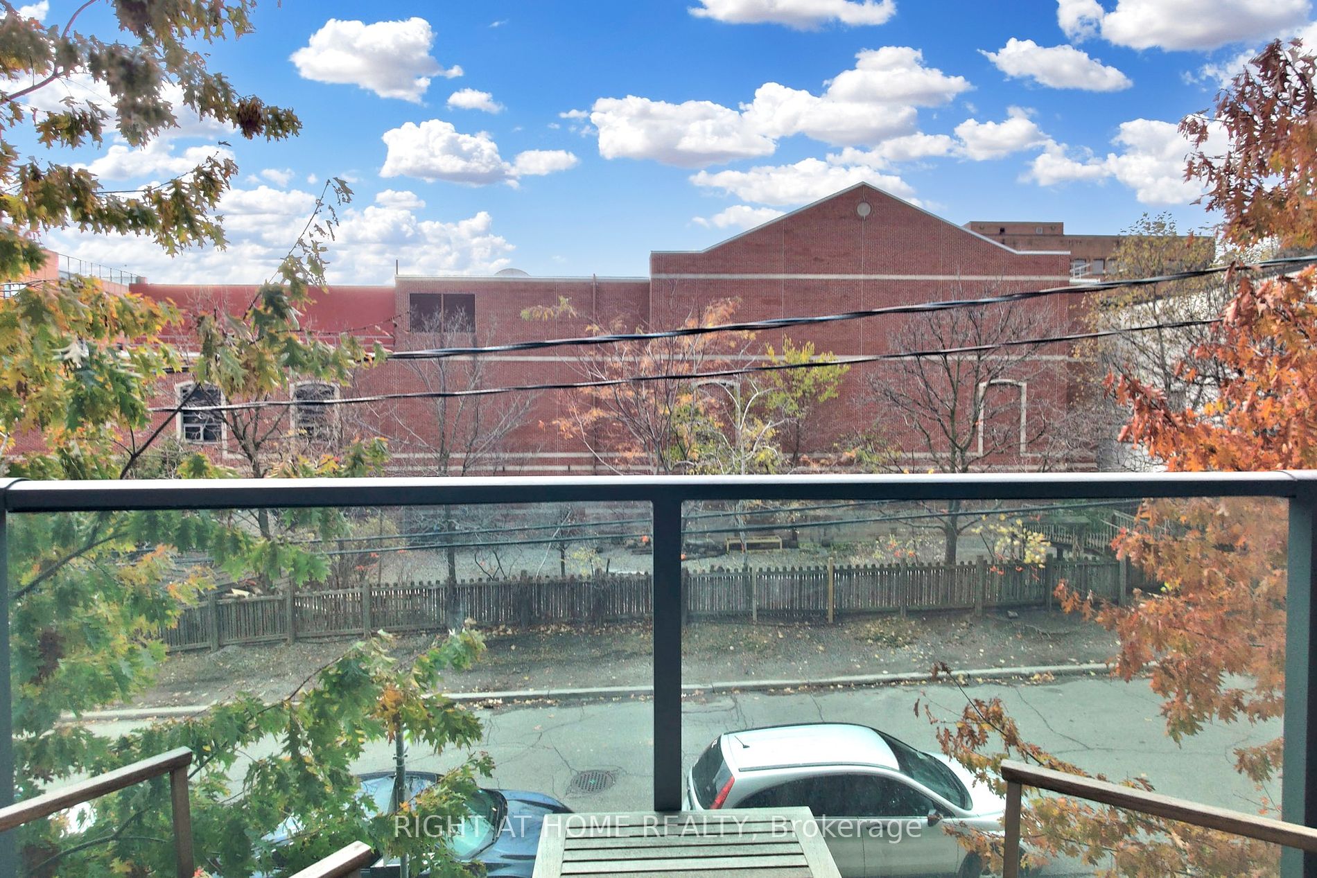 377 Madison Ave 207