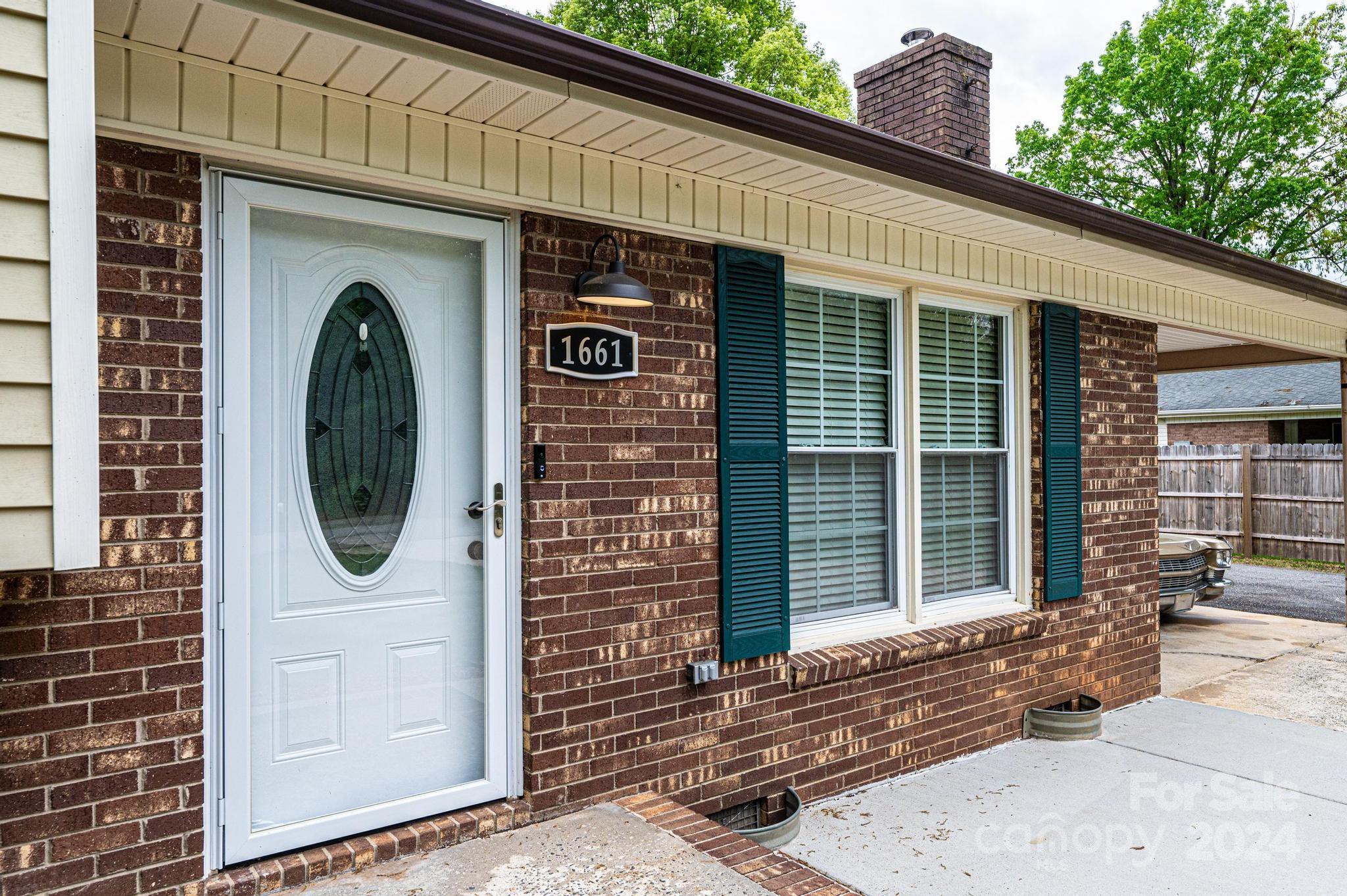 1661 Tanglewood Drive