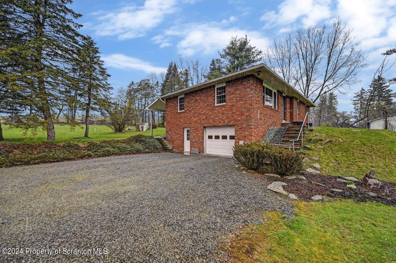 325 Schoolhouse Hill Road