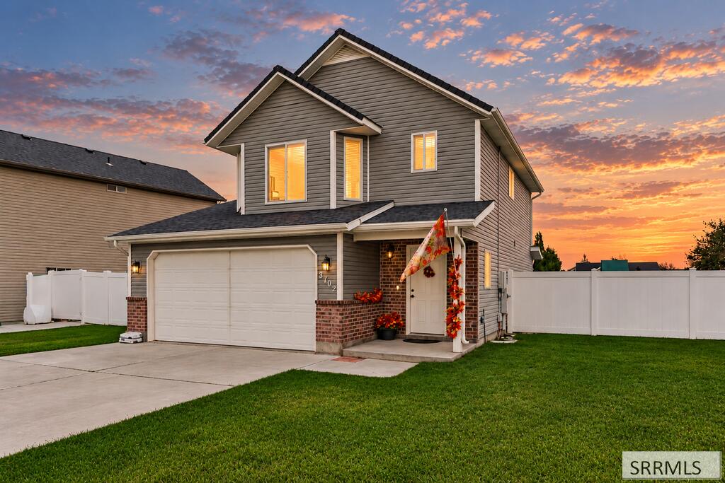 3702 E Pearce Drive