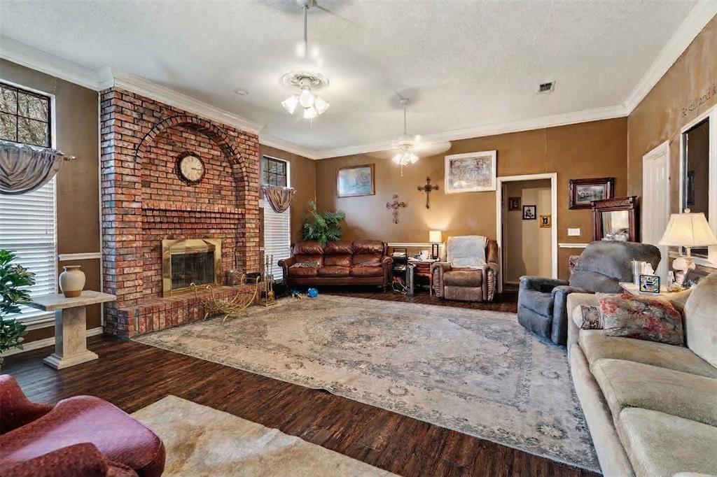 4315 Lakeshore Drive