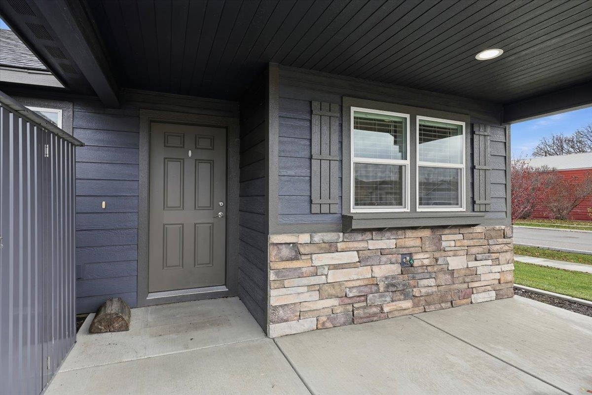 19029 E Frederick Ave