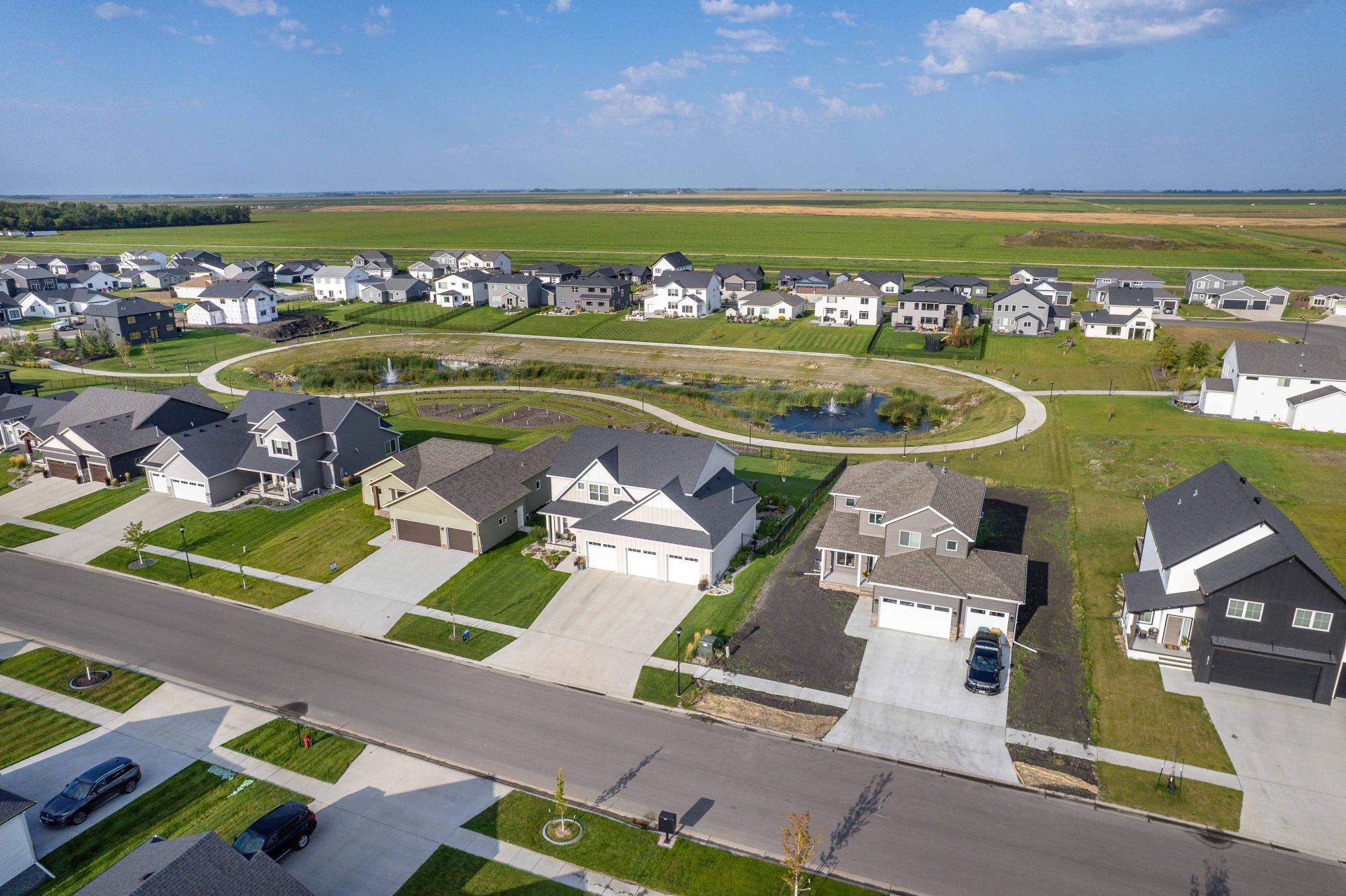 8825 Meadowlark Parkway