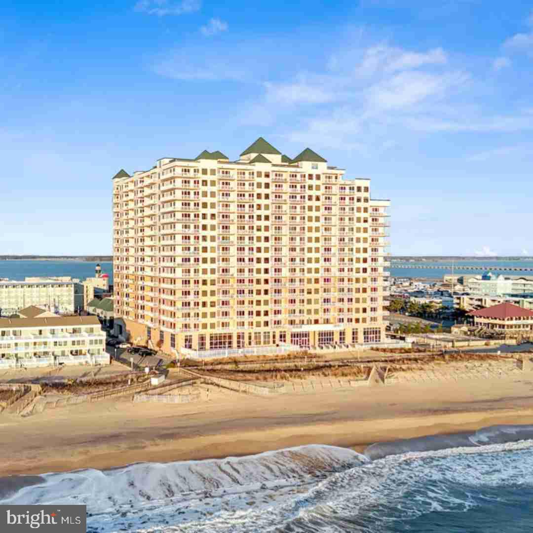 Beautiful Oceanfront Condo in The Gateway Grand. Professional Photos will be uploaded Soon.
