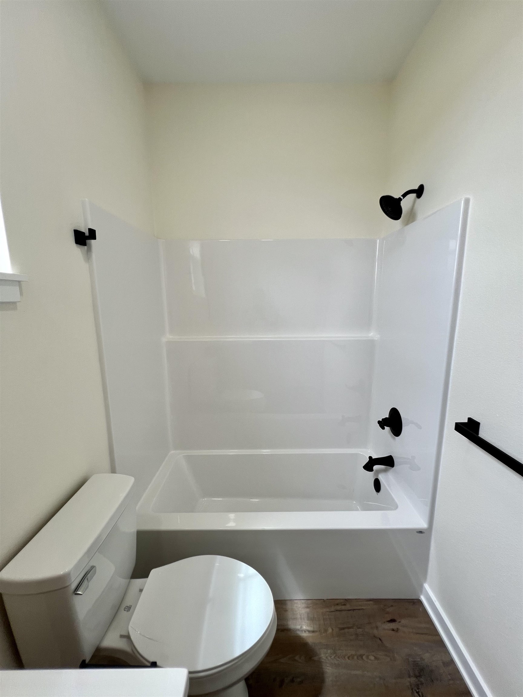 208 Castle Pines Dr