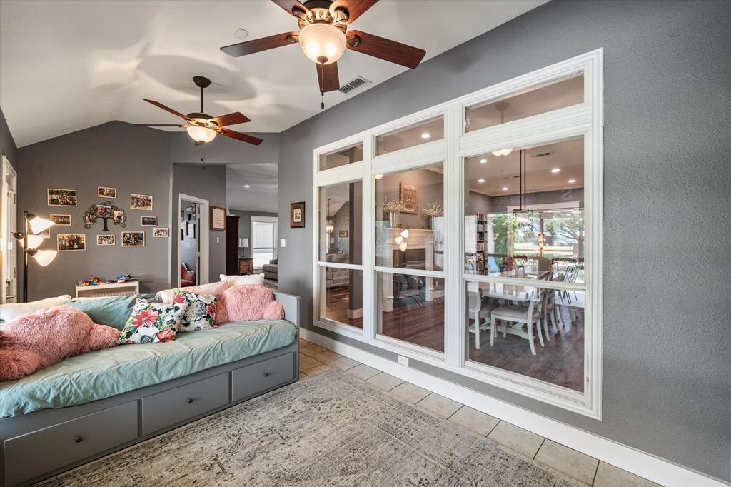 2811 London Lane