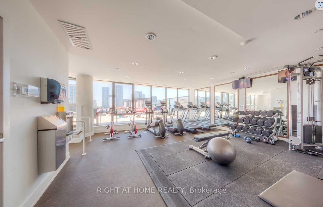 560 W King St 1004