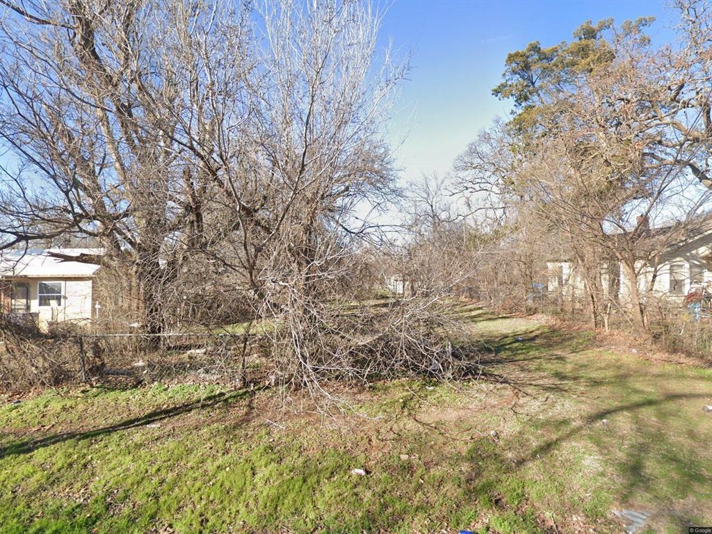 Great lot to build on and great investment opportunity!