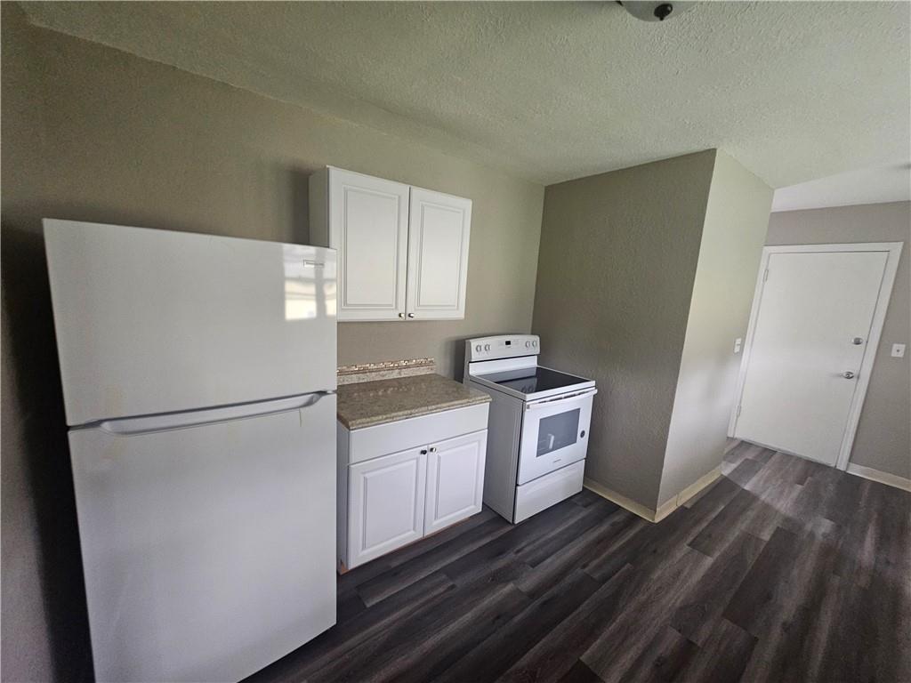 800 - 802 E 75th Terrace