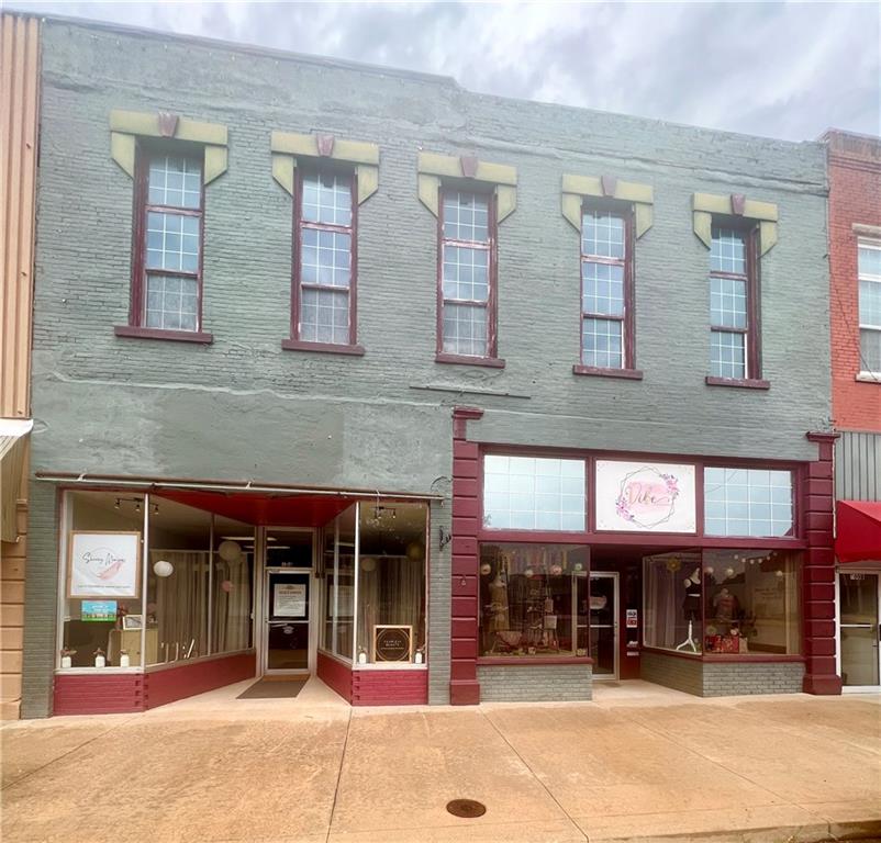 102-104 W 10th Street
