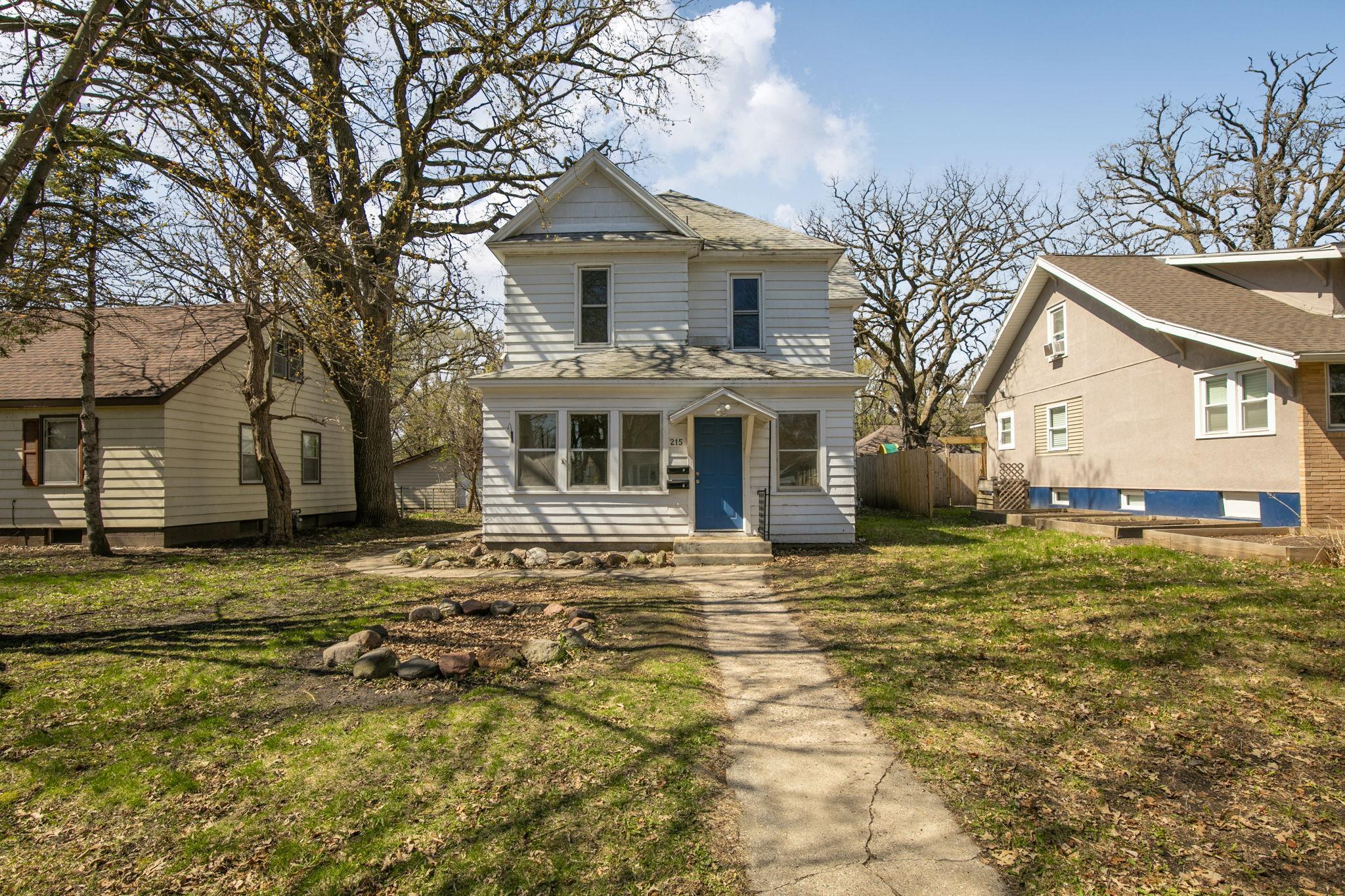 215 3rd Avenue NE