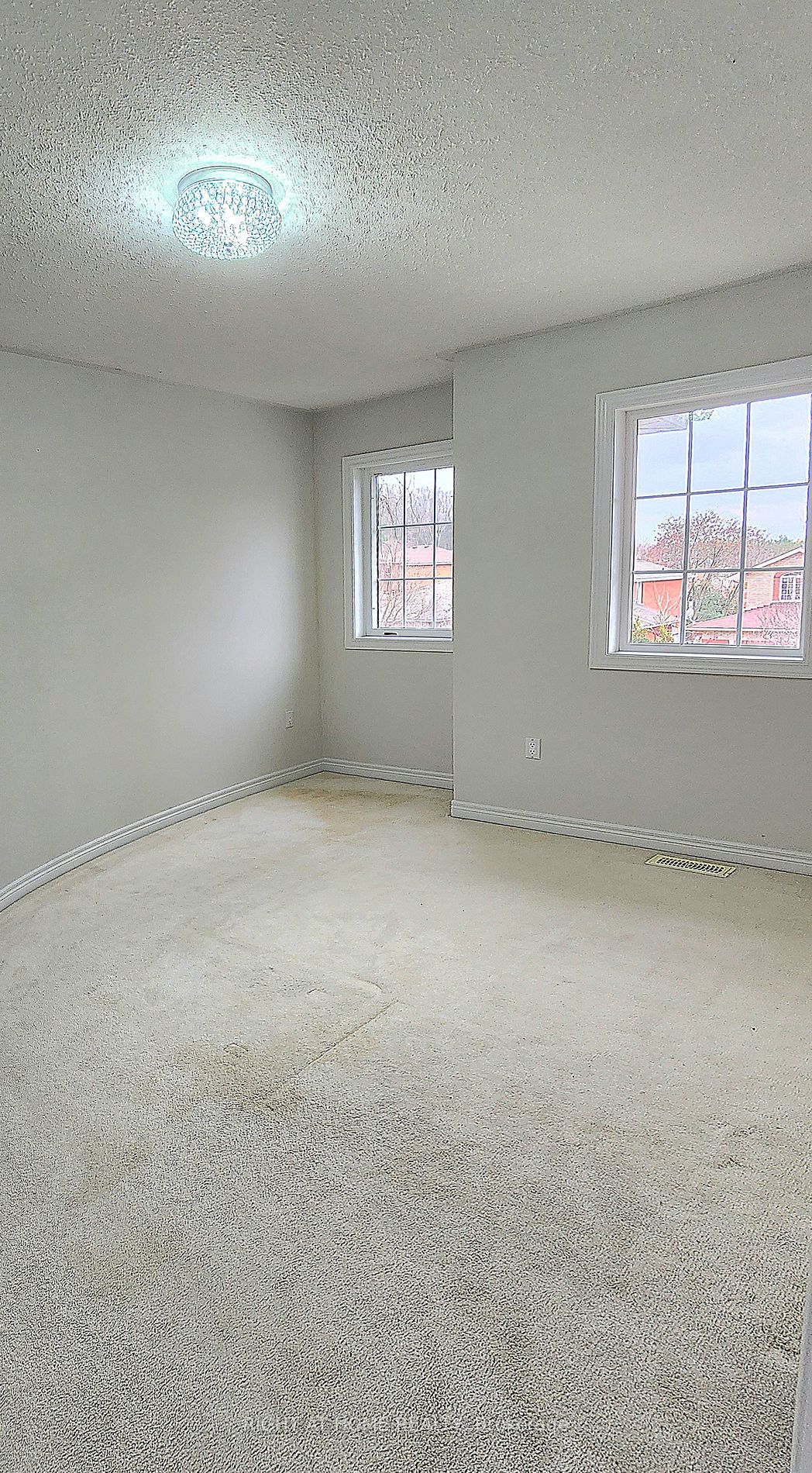 39 Bloom Cres