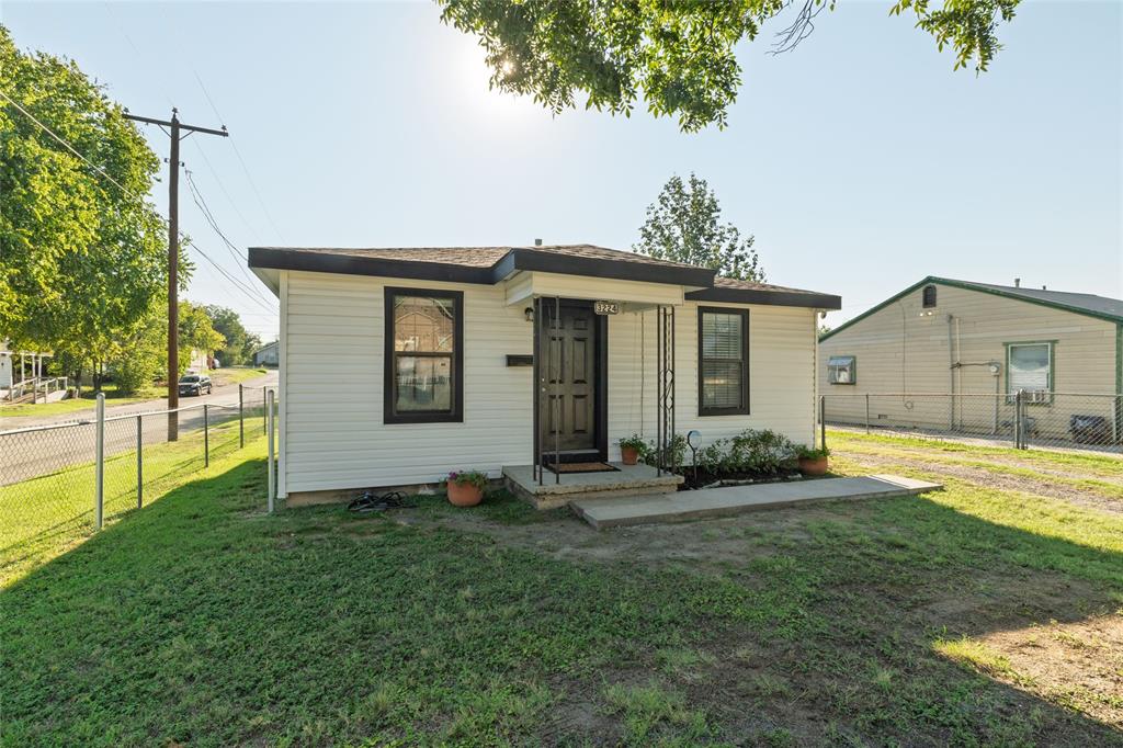 Nicely updated + Bonus guest house with private bath! Fully renovated in 2018, this charming 2-bedroom, 2-bath property, offers modern finishes, an oversized 7,950 sq. ft. lot, and a bonus dwelling unit perfect for guests, home office, or rental income. Highlights: Guest house has a private bath - Airbnb or rental ready! Updated kitchen with solid wood cabinetry, backsplash, and appliances. Stylish, upgraded bathroom + tankless water heater, detached storage shed + spacious backyard. Minutes from Downtown Fort Worth and Stockyards District. Perfect for first-time buyers, investors, or multi-generational living.