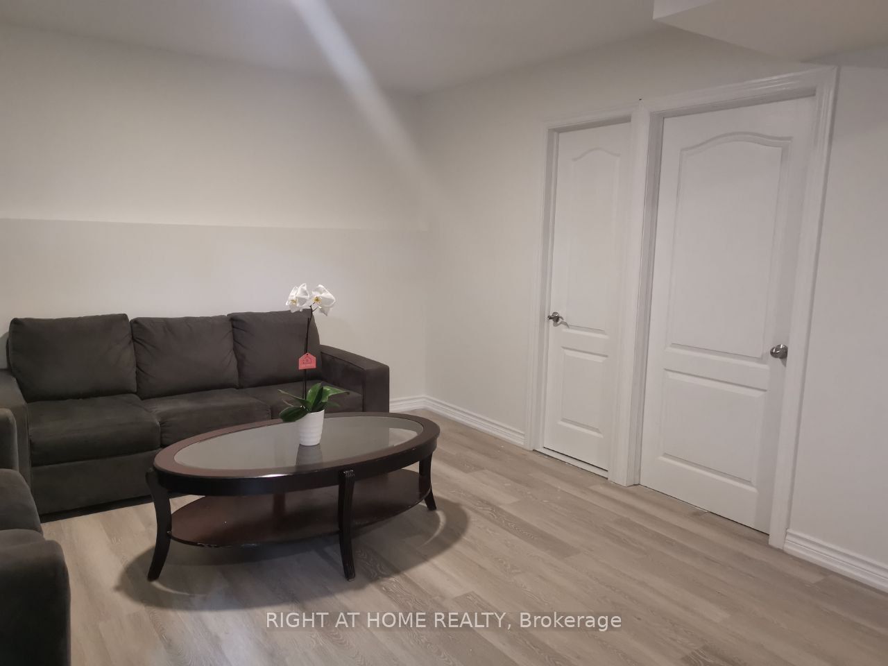 34 Hodgins Ave BSMT