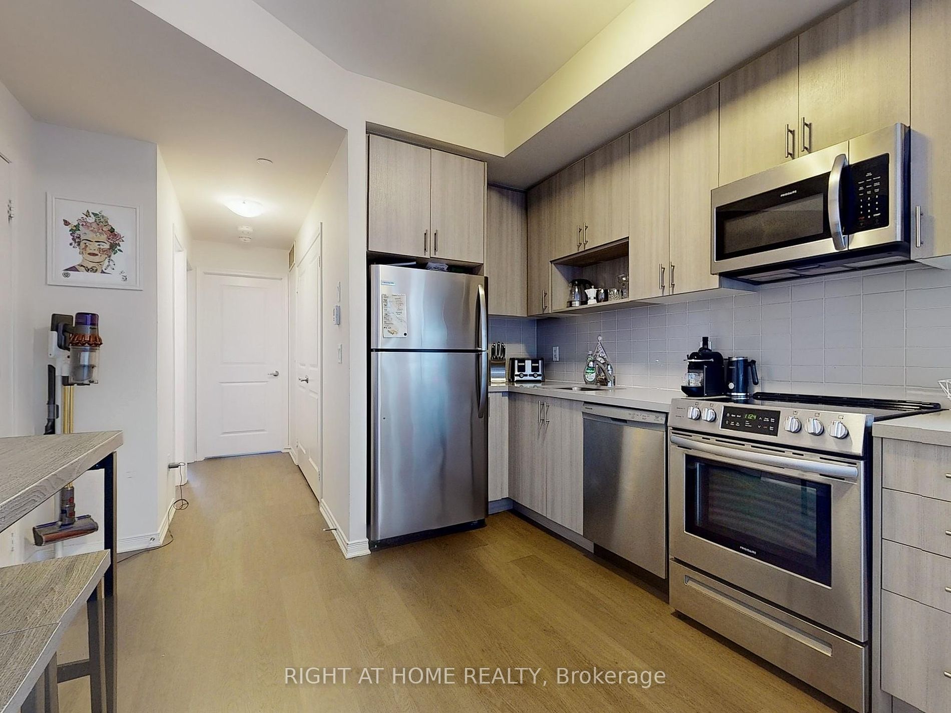 1100 Briar Hill Ave 201