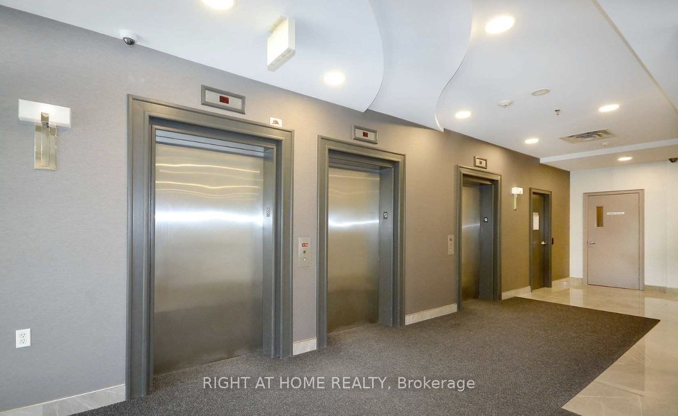 200 E Burnhamthorpe Rd 1506