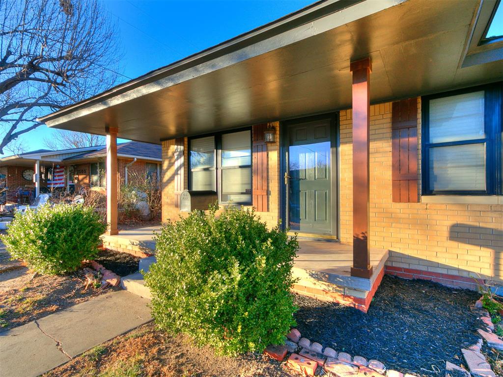 Who is in the market for a beautiful corner-lot home in SW OKC? Upon arrival you will be greeted by great curb appeal. This 4 bedroom has a wonderful semi-open layout. Sleek flooring and cooler toned paint throughout, kitchen is equipped with solid surface countertop and plenty of cabinet space, bathroom has tiled shower and vanity. This home provides a ton of opportunity to move in and make it your own.Set your showing today!