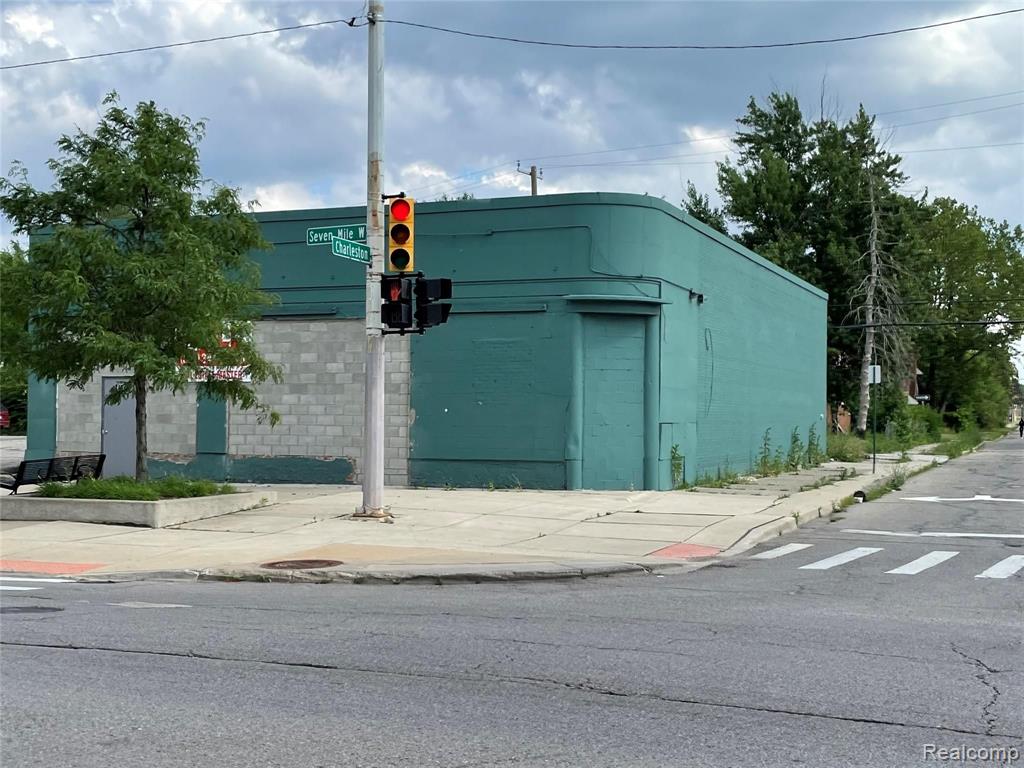 341 W 7 Mile Road