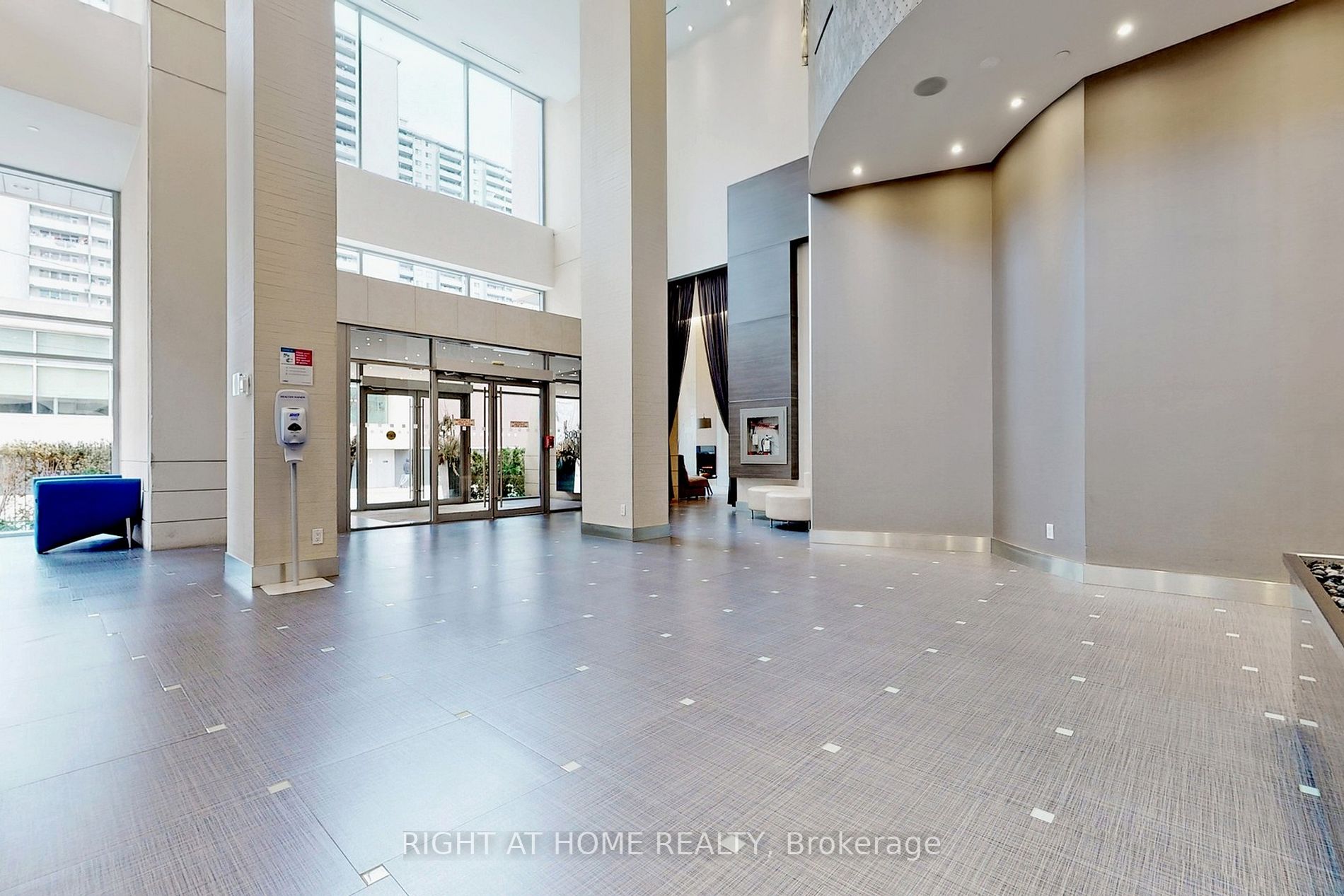 500 Sherbourne St 2402