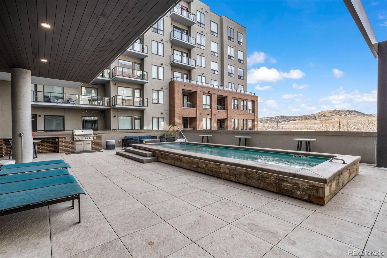 20 N Wilcox Street 621