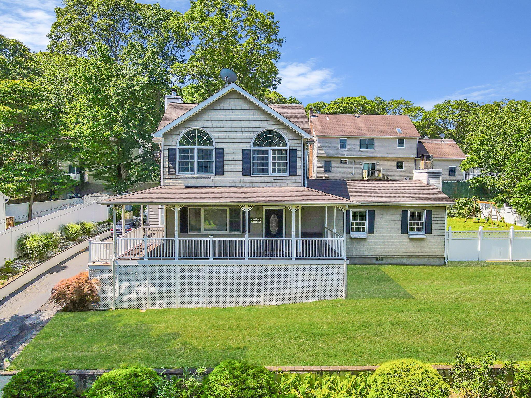 18 Flowerfield Road Road