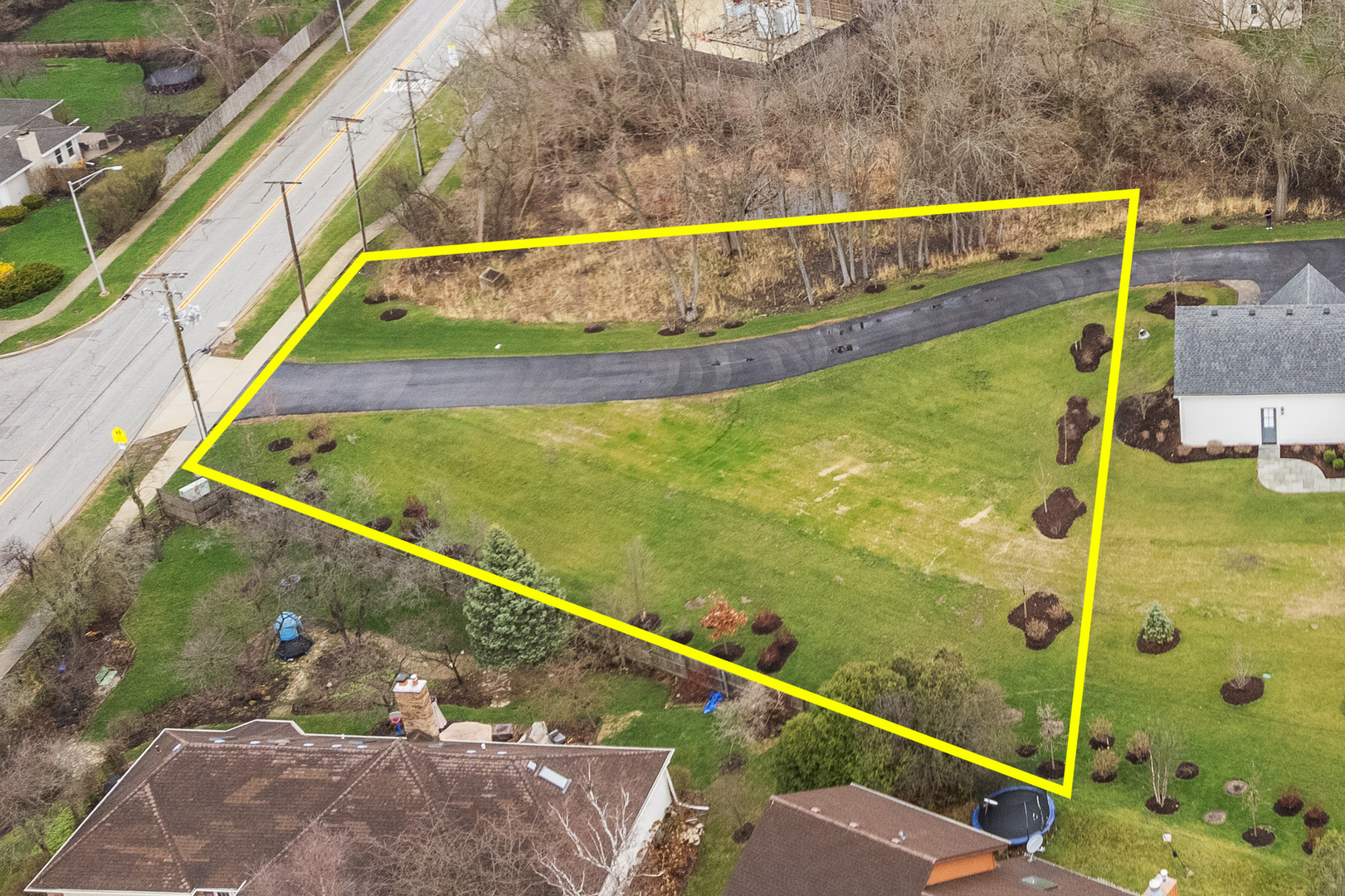 Spectacular Southside Wheaton buildable lot with an amazing location!  With over a half of acre this lot has a highly acclaimed District 200 schools, along with convenient access to shopping, dining, and nearby forest preserves.