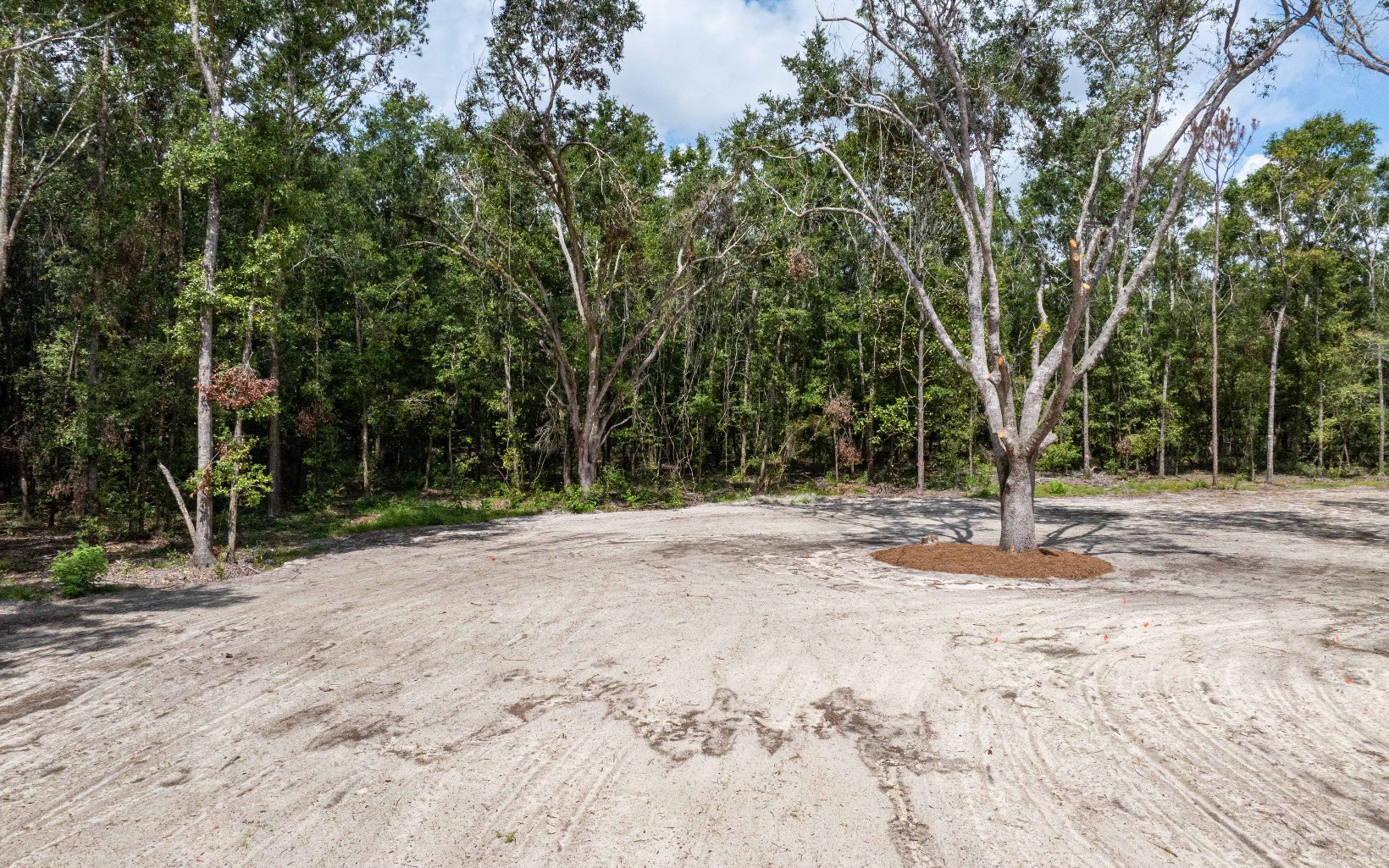 310 NE Weeping Willow Ln