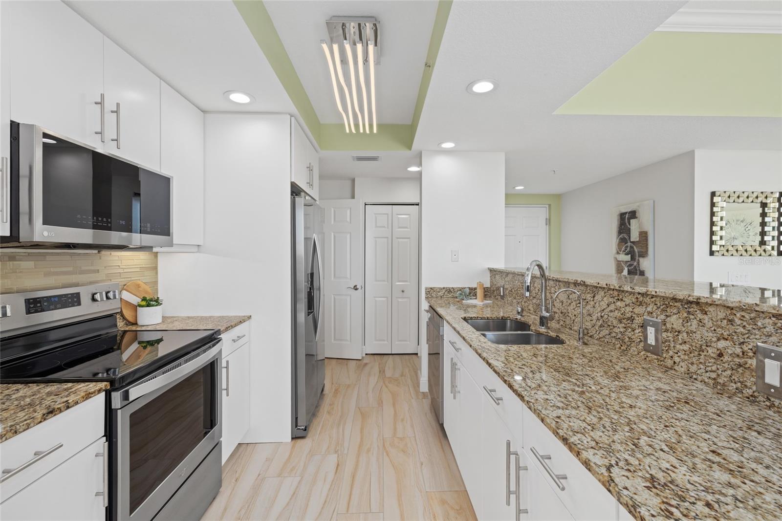 800 N Tamiami Trail 1512