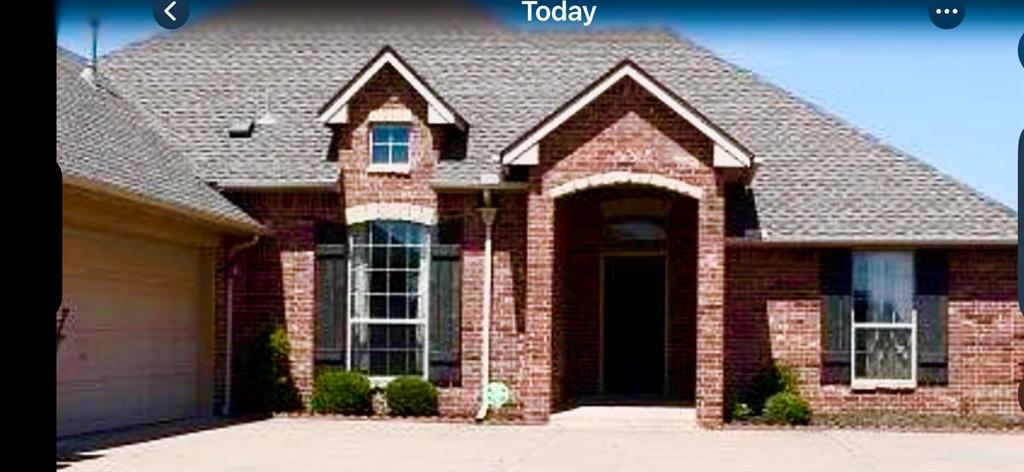 This lovely home is in the popular Hidden Prairie neighborhood at Kelley Pointe. It features 3 bedrooms and 2 .5 bathrooms.  
Outside, you’ll find a covered back patio, fenced yard, and a sprinkler system. Located in the Edmond Public Schools district, the neighborhood offers a walking trail and a stocked pond. You’ll also be close to the Broadway Extension, Kilpatrick Turnpike, schools, shopping, restaurants, and more.
This home is tenant-occupied. Please allow a minimum of 24 hours' notice for all showing requests. Seller has a non-active Real Estate license. Seller is related to Broker