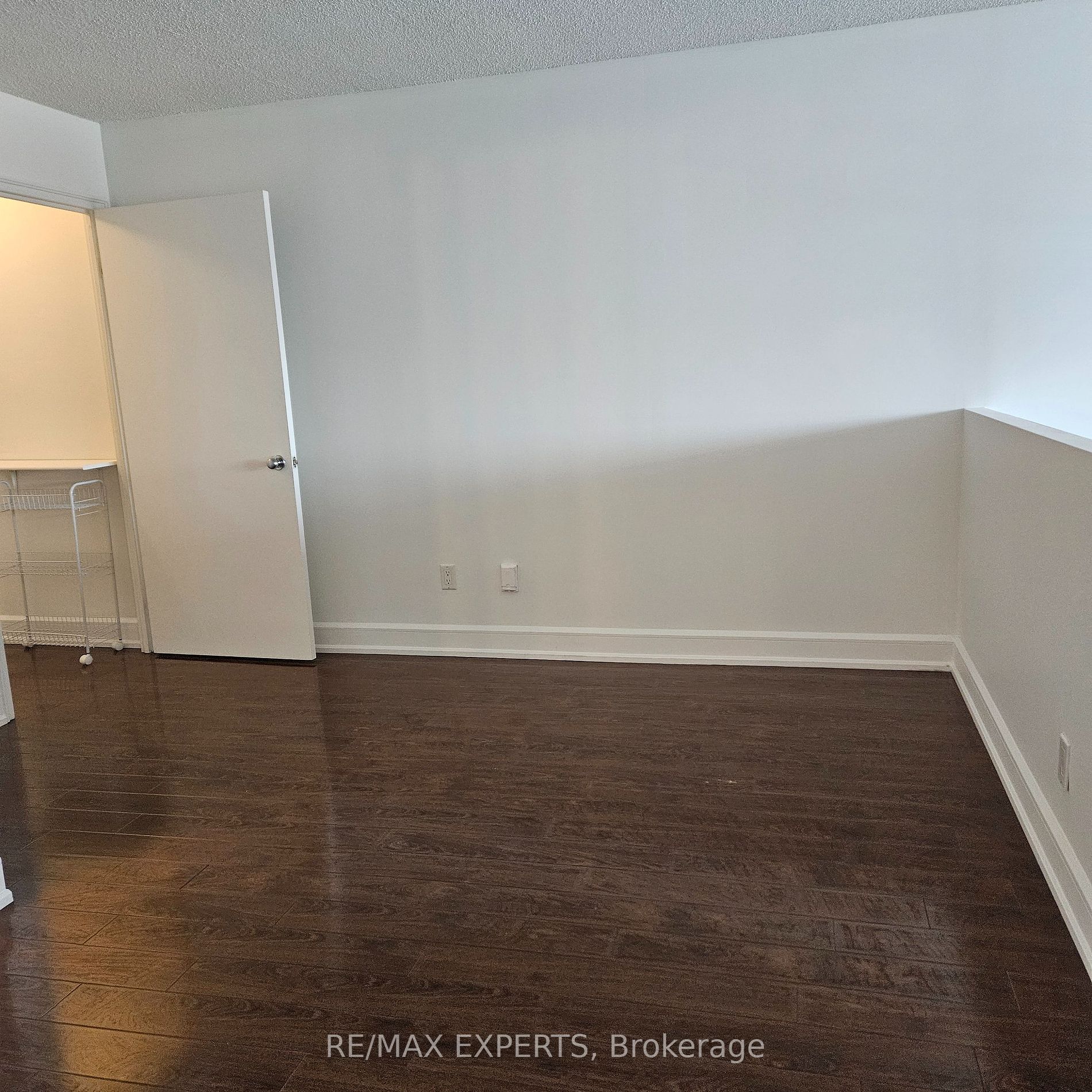 200 Manitoba St 426